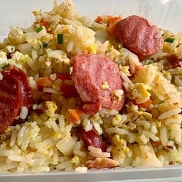 ข้าวผัดไส้กรอก