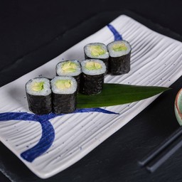 Avocado Maki อะโวคาโด้มากิ