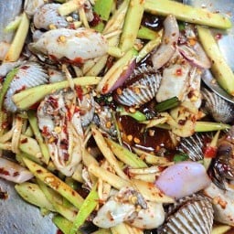 ยำซี๊ดจี๊ดจ๊าด มู..มู่ ตลาดเฮียชุ้นบางกระดี่ สาขา ch market