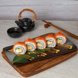 แซลมอนครีมชีสโรล