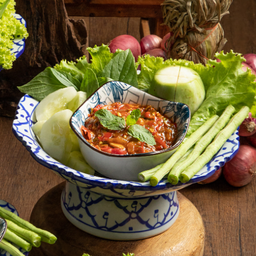 น้ำพริกแจ่วปลาร้าพริกสดพร้อมผักสด