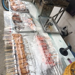 อ้วนหมูปิ้งไก่ย่าง