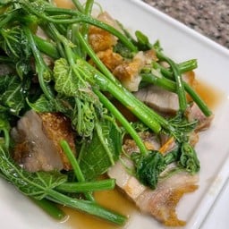 ผัดยอดมะระ