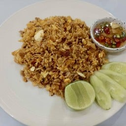 ข้าวผัดน้ำพริกเผาหมูสับไข่เค็ม