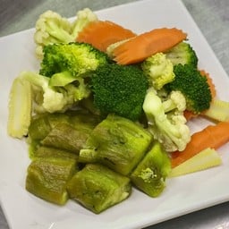 ผักต้มม