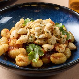 ญ็อกกีเนื้อปูผัดซอสเอ็กซ์โอ