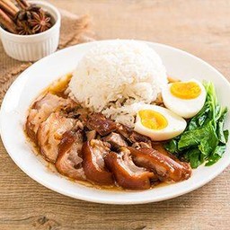 ข้าวขาหมู+ไส้+ไข่