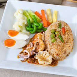 ข้าวผัดน้ำพริกลงเรือ