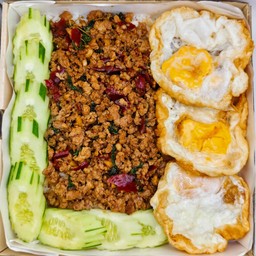 ผัดกะเพราถาด สุดคุ้ม