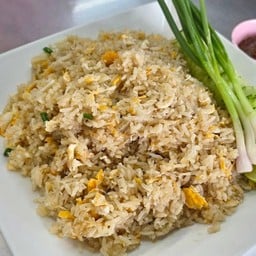 ข้าวผัดจานใหญ่