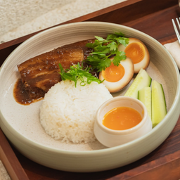 ข้าวหน้าหมูฮ้อง (ไข่ดอง)