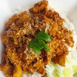 ข้าวไก่ทอดกระเทียม