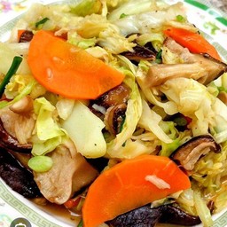 ผัดกระหล่ำปลีน้ำมันหอยเจ+ข้าว