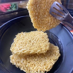 เส้นหมี่ไข่ 1 ก้อน