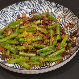 ถั่วแขกผัดสไตล์เซี่งไฮ้หมูสับ