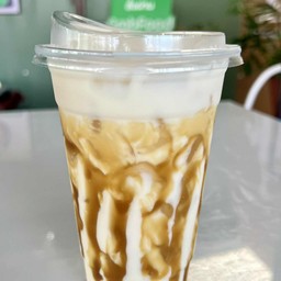 นมสดคาราเมลเย็น