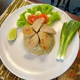 ข้าวผัดหมูยอ