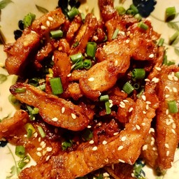หมูกรอบผัดคลุกซอสพริกหมาล่า