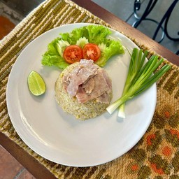 ข้าวผัดเบคอนหมู