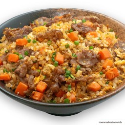 ข้าวผัดเนื้อ