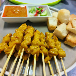 หมูสะเต๊ะ ชุด 20 ไม้ พร้อมน้ำจิ้มและอาจาด