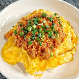 ข้าวไข่ข้นหมูสับคั่ว