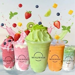 MIX & MASH Smoothie Kheha Rom Klao