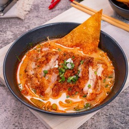 เกาเหลาไก่ทอด ต้มยำน้ำข้นมะนาวสด