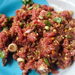 ก้อยมะนาวเนื้อวัว แซ่บๆรสจัดจ้าน