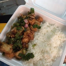 ร้านข้าวหมูทอดยายแอ๊ว