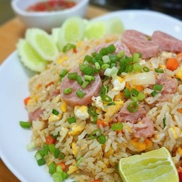 ข้าวผัดแหนม