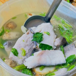 ต้มยำปลาอินทรีย์น้ำใส