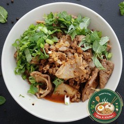 ลาบหมูเหนือ  พร้อมข้าวสวย