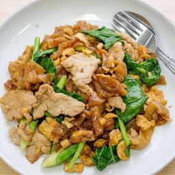 ผัดซีอิ้วหมูนุ่ม