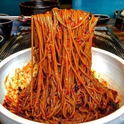 มาม่าหม่าล่าไก่กรอบ