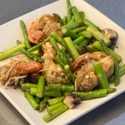 ผัดหน่อไม้ฝรั่ง