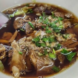 ก๋วยเตี๋ยวเนื้อศรีจันทร์ เจ้าเด็ดดอยสะเก็ต สาขาสวนดอก สวนดอก