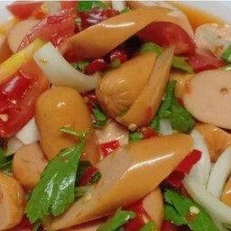 ยำไส้กรอก