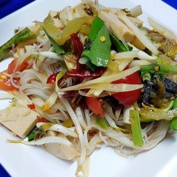 ตำโว้ยเฮ้ย หรือ โอ้ยำ OHOYUM สาขาซอยโรงเหล็ก (สาขา1) อ้อมน้อย