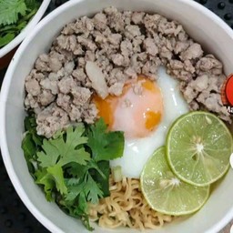 มาม่าต้มยำหมูสับ