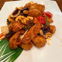 ไก่ผัดเม็ดมะม่วง