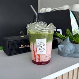 มัทฉะลาเต้้สตรอเบอรี่