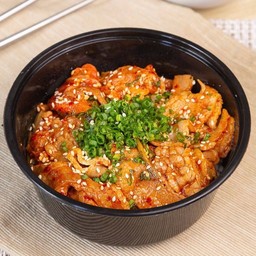 ข้าวหน้าหมูสามชั้นผัดกิมจิ