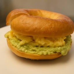 Bagel&brewbyตู้เสบียงเบเกิลแซนวิชและเครื่องดื่มสกัดเย็น