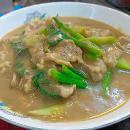 ราดหน้าเส้นใหญ่