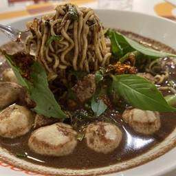 ก๋วยเตี๋ยวเรือ ลูกชิ้นหมู