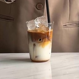 Latte Oatmilk ลาเต้นมโอ้ต