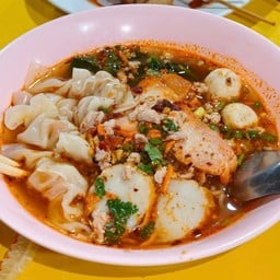 บะหมี่เกี๊ยวต้มยำ