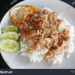 หมูกระเทียมราดข้าว