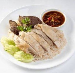 ข้าวมันไก่ น้องนมสด